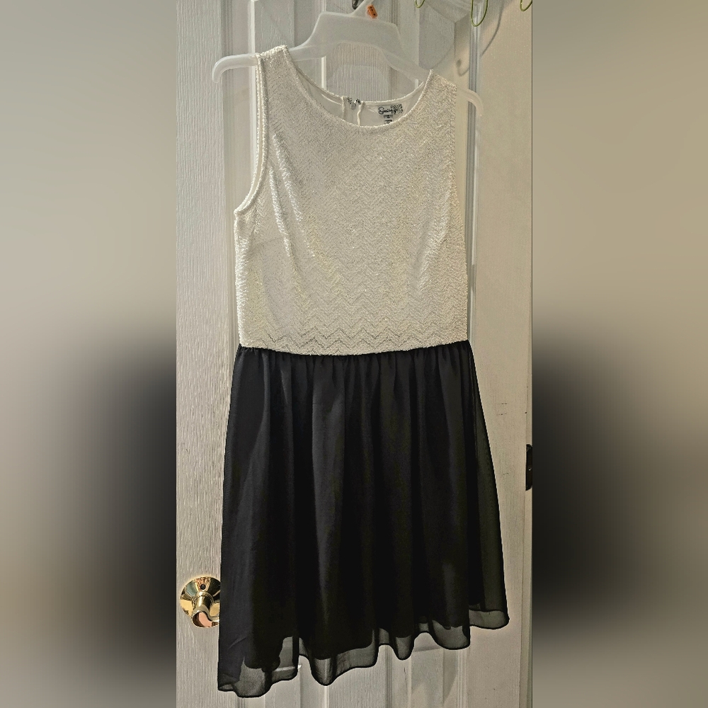 Formal Black & White Dress With Subtle Sparkles